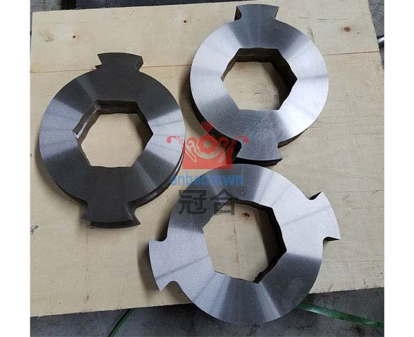 工業(yè)固廢撕碎機(jī)生產(chǎn)中的安全防護(hù)出了問(wèn)題怎么辦？